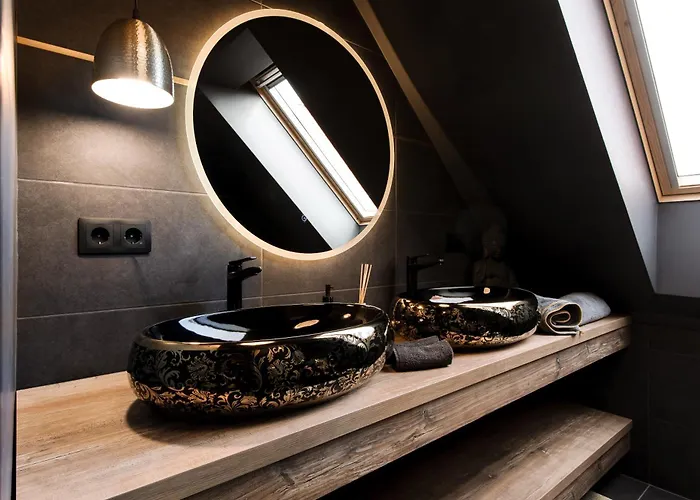 Greyhouse 哈卡尼